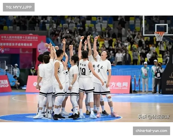 广东女篮内线双塔战术压制对手禁区进攻 广东女篮内线双塔战术压制对手禁区进攻